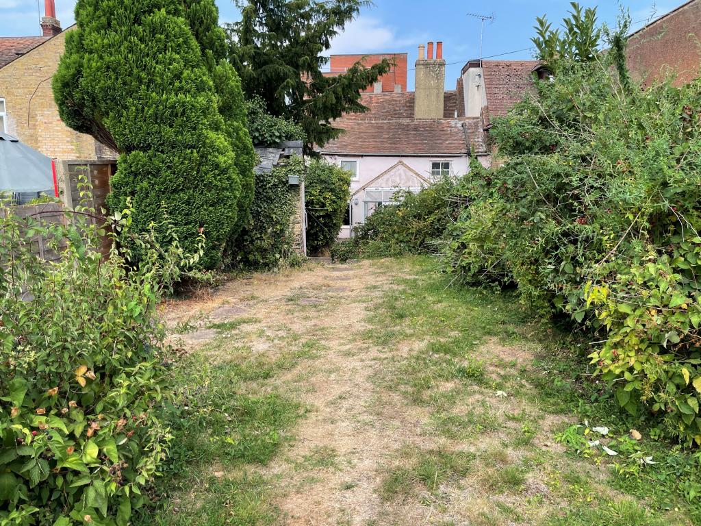 Lot: 106 - FREEHOLD COMMERCIAL AND RESIDENTIAL PROPERTY -